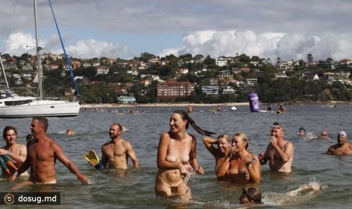 Заплыв нудистов в Сиднее
