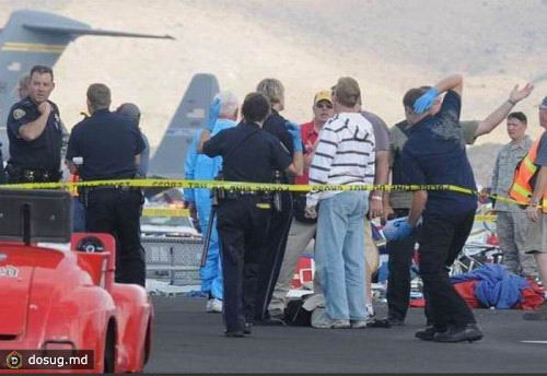 Катастрофа на авиашоу в США самолет Mustang P-51 рухнул на зрителей