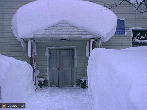 Последствия сильнейшего снегопада на Сахалине