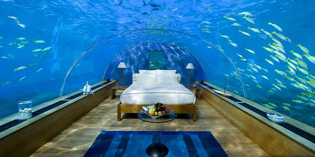 Ресторан и спальня под водой