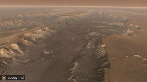 Огромный каньон на красной планете