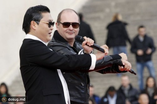 «Gangnam Style» флешмоб в Париже
