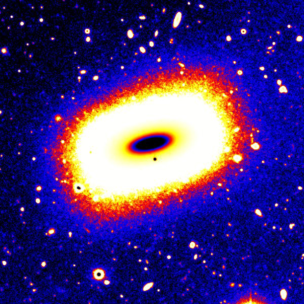 Астрономы обнаружили прямоугольную галактику
