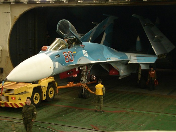 Какие автомобили можно встретить на борту авианосца «Адмирал Кузнецов»