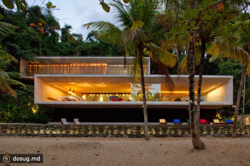 Пляжный дом на острове в регионе Парати, Бразилия