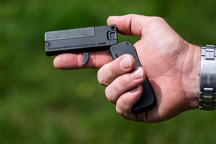Мини-пистолет размером с кредитную карточку
