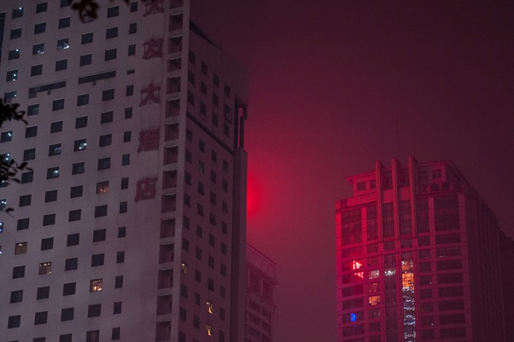 Неоновые городские пейзажи ночного Китая